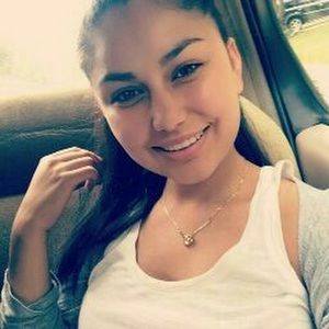 Meet your Posher, Aracelis